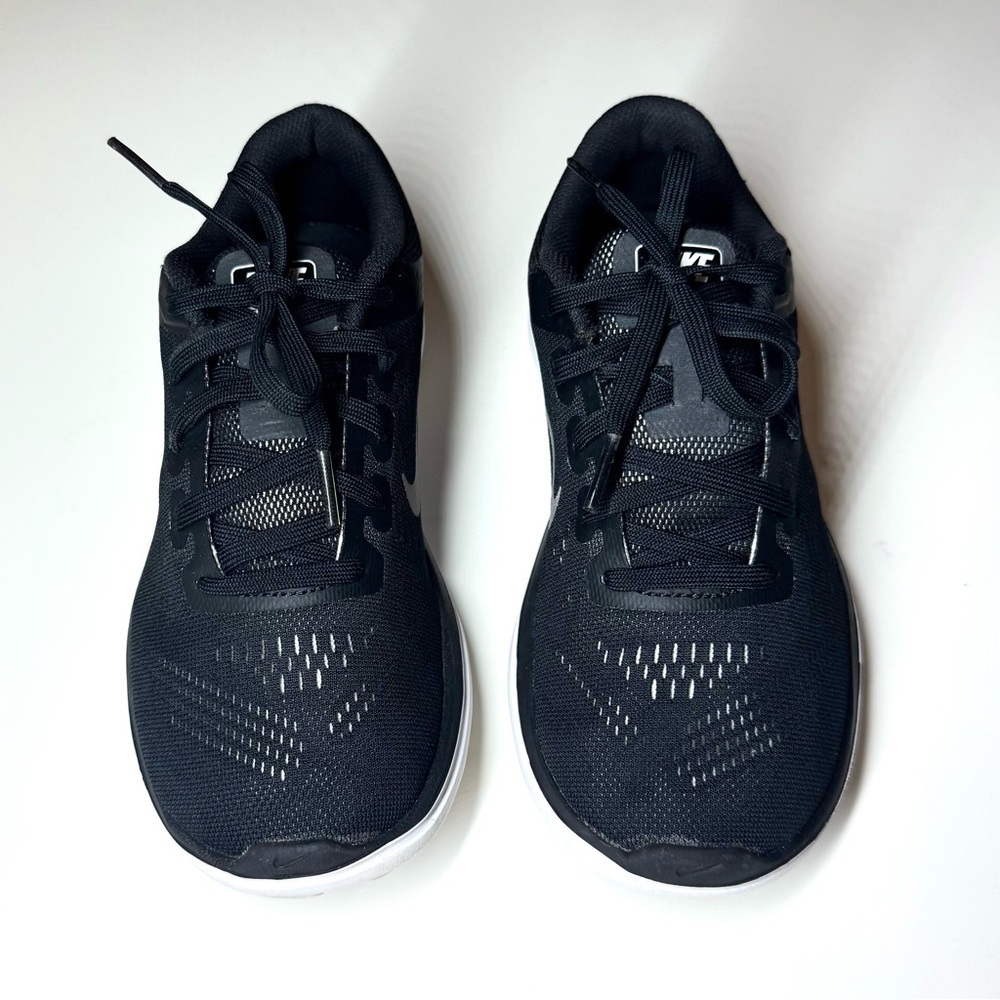 Nike Kids Flex 2016 Run Black Mesh Sneakers with White Accents Size- 4Y - Picture 2 of 10